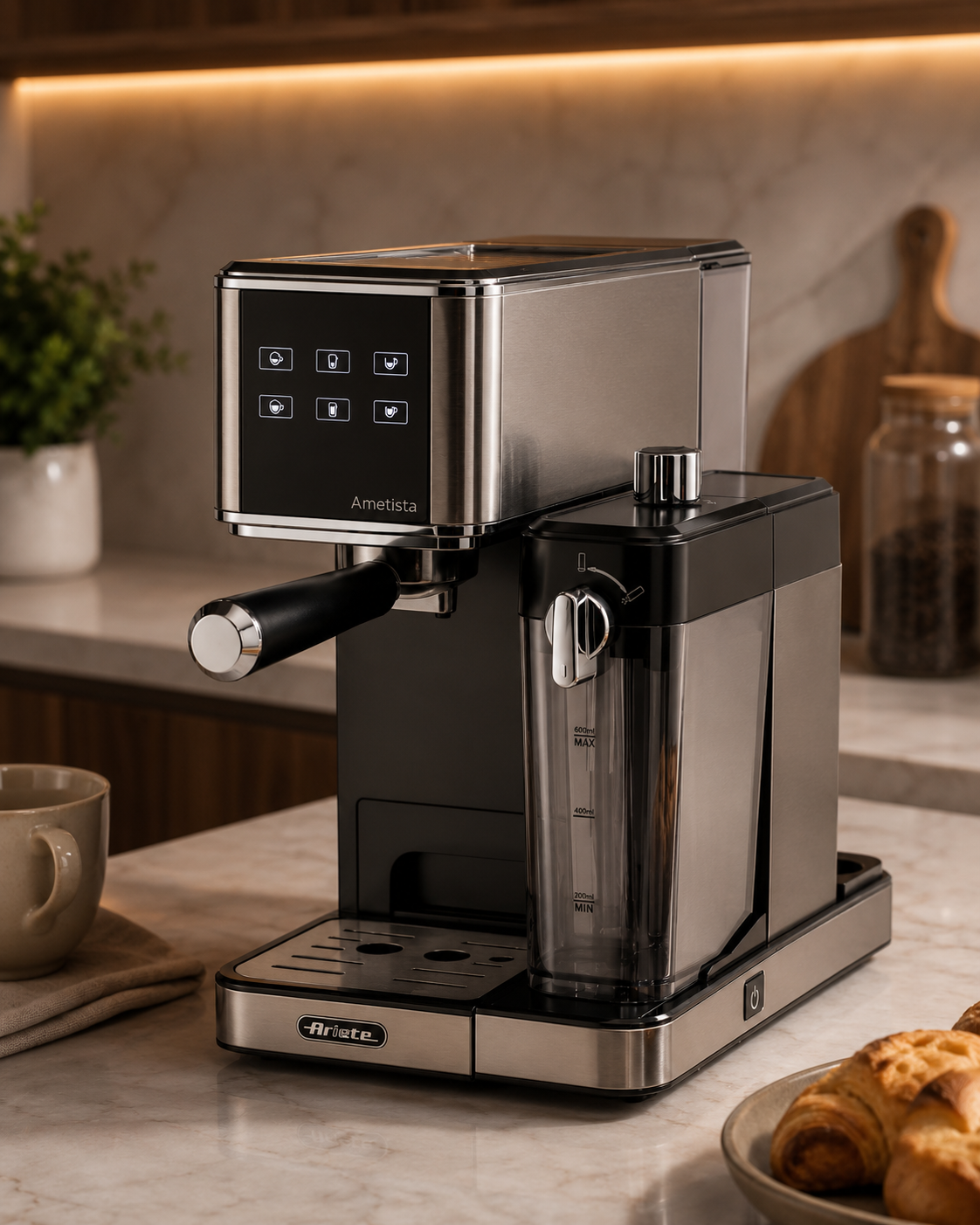 Cafetera Ariete con depósito de leche